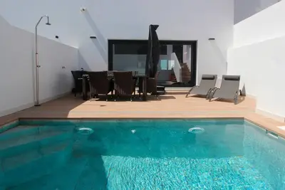 Image de Casa Navio - Modern townhouse with small private pool close to the beach