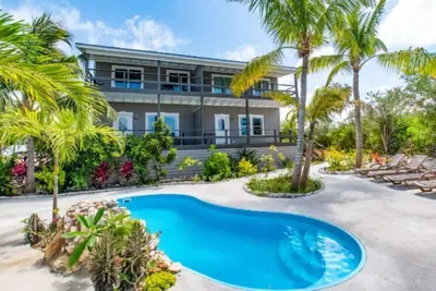 Image de Migrate Beach Chalets #3, sleeps 7. N Palmetto Point. WiFi. Ac. Pools. Paradise!