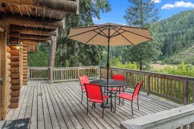 Pine Vista - Inviting Log Cabin in the Whispering Pines