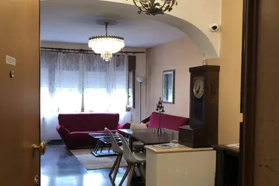 Image de Cosy, spacious, bright and central. Three double bedrooms