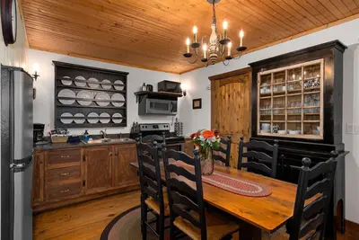 Quarterboard Cottage -A Wonderfully Unique Cabin