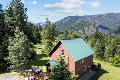 Enchantment Haus -Mountain Majesty and Memorable Moments