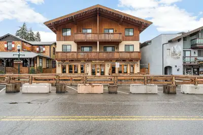 Trails Edge, Unit A - Downtown Condo!