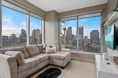 Image de Dt Views | Walk to Saddledome| 2br | Ug Parking|Ac