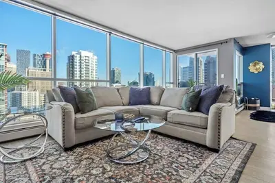 Image de King Bed |Vip 2bd|Walk to Saddledome |Ug Stall |Ac