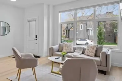 Image de Ping Pong | King Bed | 3br | Garage| Ac | Backyard