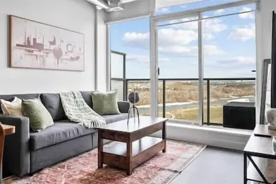Image de 5 mins from Stampede | King Bed | Sofa Bed | Ac
