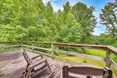 Image de Kentucky Cabin Retreat w/ Covered Porch & Views
