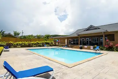 Image de Charming 2-bedroom house with pool, gym, room, 5 minutes away from attractions