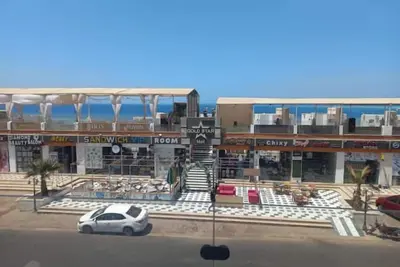 Image de An elegant seafront apartment