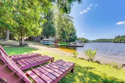 Image de Inlet Lakefront Home: Private Dock & Beach Access!