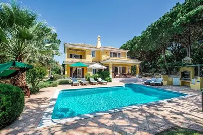 Image de Beautiful Portugal Villa | 4 Bedrooms | Villa Gemstone | Private Pool & Bbq | Almancil