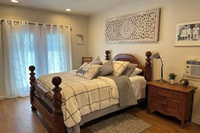 Image de Charming Country Cottage with Stunning Mountain Views & Modern Comforts
