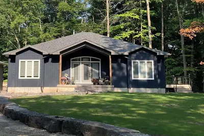 Image de The Bluehaus - Modern Lux Cottage, Bayfield Getaway!