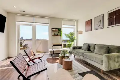 Image de Designer 3br Penthouse l Private Patio l Rooftop l Gym l 5-Star Location