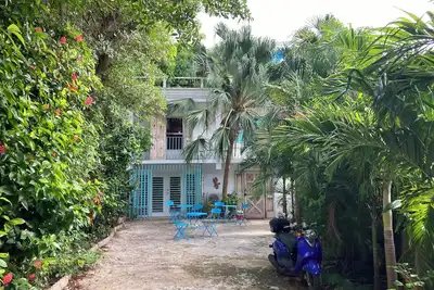 Small apartment in Culebra with a large courtyard, best value on the island!