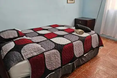 Image de 4br/2ba Centrally-located in Arecibo Near Beach Unit 1