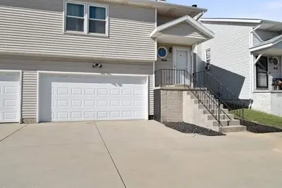 Modern 3 Bd 5 mins to Rivian