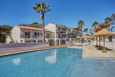 Image de T2 à 650m de la Plage La Bergerie | Piscine