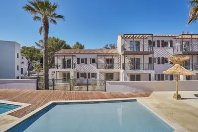 Image de T4 moderne | Plage La Bergerie à 650m | Piscine