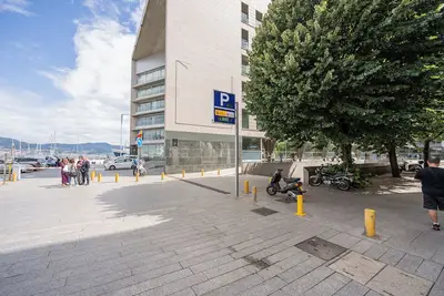 Image de Vigo's promenade and views of the Nautico Deportivo (ideal for families).