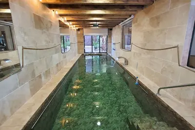 Image de Villa «Osez Adélaïde » avec piscine intérieure privative