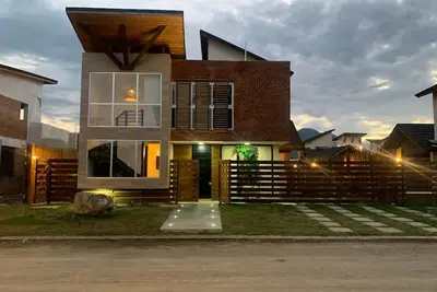 Image de 4-bedroom house in pleasant Jarabacoa with WiFi, Ac, Pool, Bbq Zone, Games