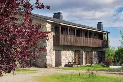 Image de Maison de campagne \"HospederĂa El Pico Del Fraile\" avec vue sur les montagnes, terrasse et Wi-Fi