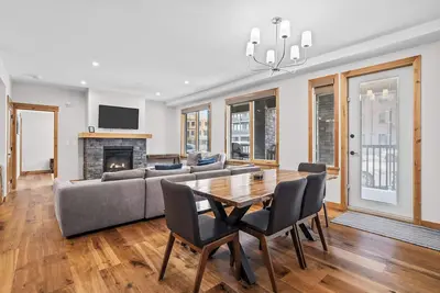 Image de 114 Two Bedroom Premier Condo