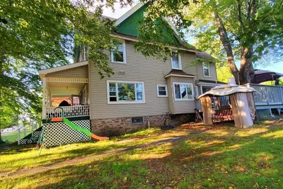 Image de Charming 4-bedroom house with Lakeview and Ac in Bethel