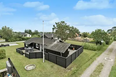 Image de Lovely home in Hadsund with kitchen