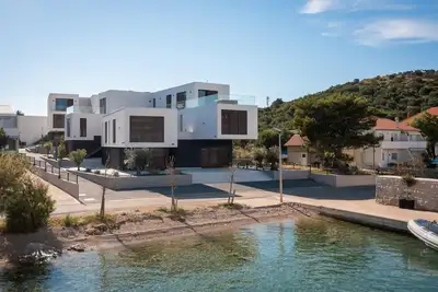 Image de Bel appartement de 2 chambres à Betina