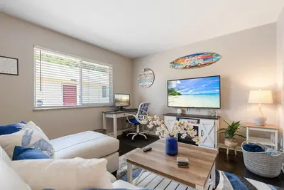 Cozy 2Bed/1Bath Duplex in Akron