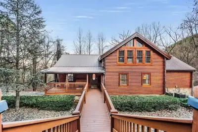 Image de Round Top Way Cabin by Beyond Expectations: 6br Luxury Cabin w/ Hot Tub & Sauna