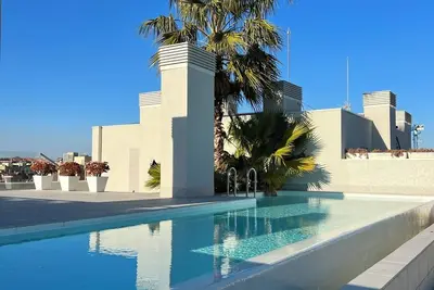 Image de Modern 65sqm Flat With Pool Right at the Beach in Poblenou