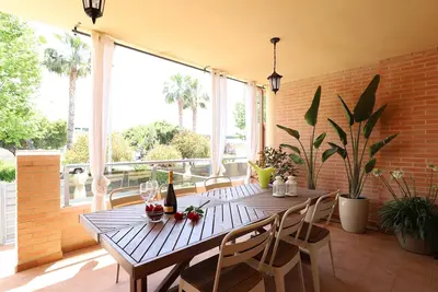 Image de Superbe maison familiale pour 8 pers. avec terrasse, salles de jeux, près de plages méditerranéennes
