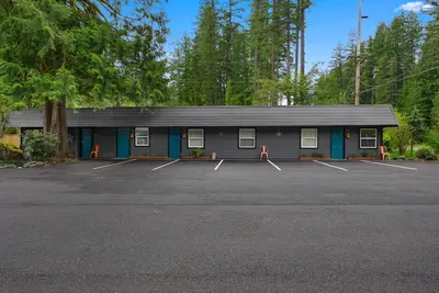 Image de Entire Renovated Motel with Rustic Charm