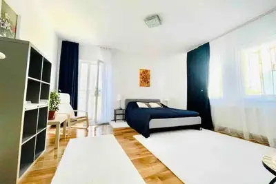 Image de Modern appartment, centraly located in a calm area