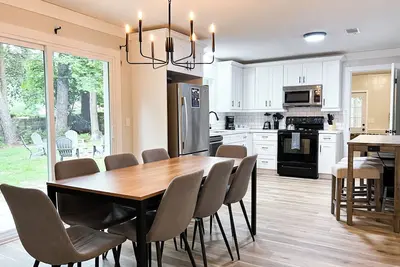 New! Gainesville Peaceful Retreat - Family & Pet-Friendly! Close to Uf & Shands.