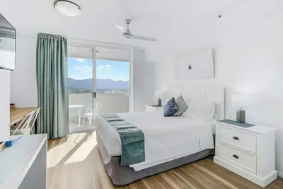 Image de Cairns Central Getaway A Sleek City Studio
