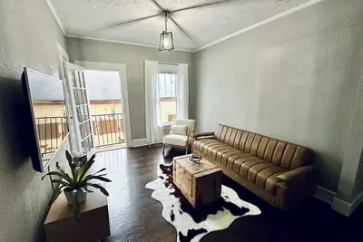 Image de Cozy and modern 2 bedroom apartment with balcony in downtown Elkins, Wv