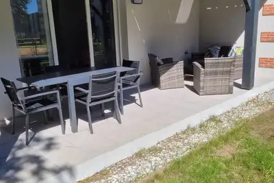 Image de Superbe appartement neuf avec terrasse et jardin