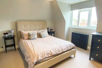 Image de Exquisite Top-Floor Flat, Heart of Chelsea