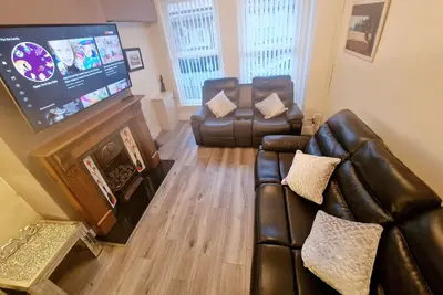 Image de Spacious Home, 15 drive to Liverpool City Centre