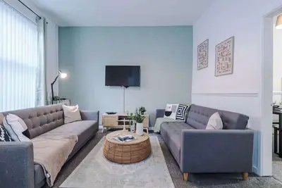 Spacious Home, Ideal for Contractors, Sleeps 7!