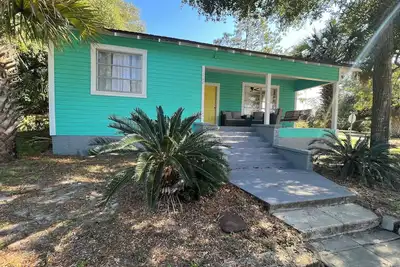 Image de Lucy’s Beach Hideaway, 2 block to restaurants & waterfront