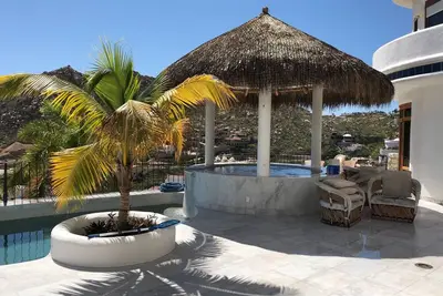 6-bedroom house in the Exclusive Pedregal Cabo. Wi-Fi and full gym, sleeps 12