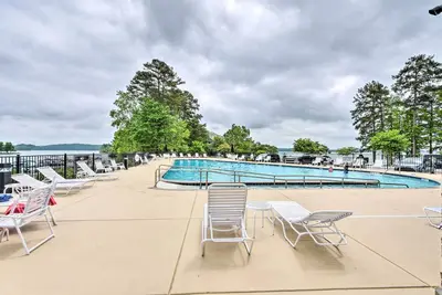 Image de Marina Villa Condo at Lake Keowee w/ Fireplace