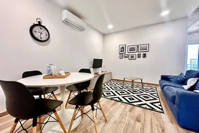 Image de Stylish Apt Off The Sea Front