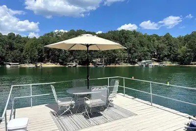 Image de Canada Cottage / Sauna Cold Plunge Firepit Fishing / South Lake Lanier